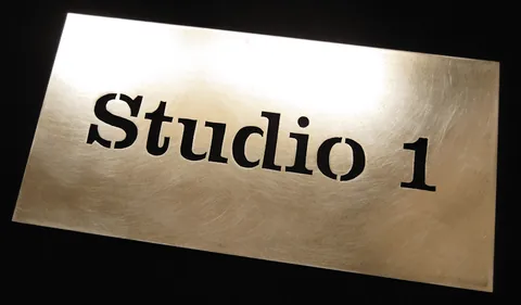 Metal plaque Studio 1 - Copper 15x7.5
