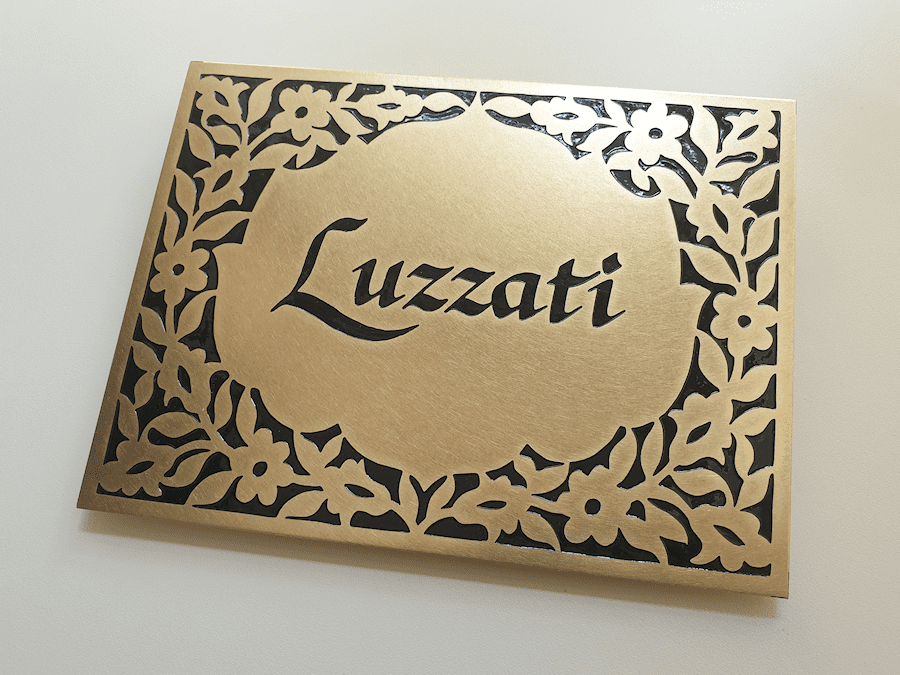 שלט חריטה וצבע - פליז שלט חריטה וצבע - פליז